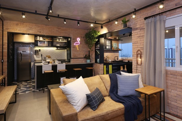 5 ideias de títulos:
1. Trilhos: Guia Completo dos Diferentes Tipos e Usos
2. Decoração com Trilhos: Transforme sua Casa com Estilo
3. Trilhos na Construção Civil: Funcionalidade e Segurança
4. Iluminação com Trilhos: Modernidade e Versatilidade
5. Entenda os Trilhos Ferroviários: Da Via à Manutenção