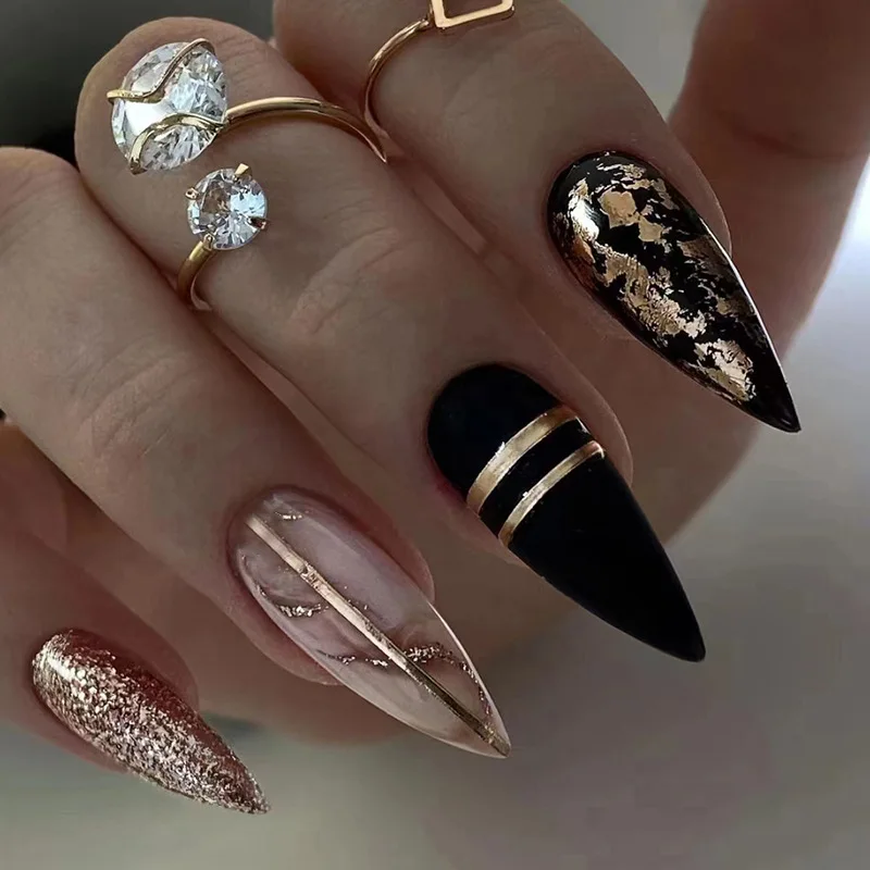 Tendências de Unhas Minimalistas com Toque de Ouro para 2026