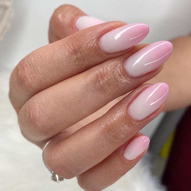 Passo a Passo Completo: Como Fazer Unhas Degradê Perfeitas em Casa