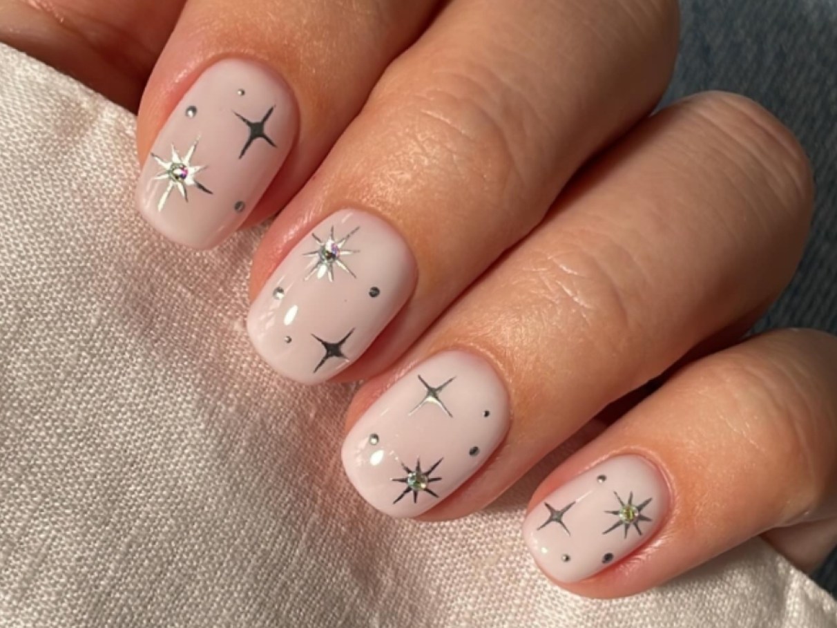 5 ideias de títulos:
1. Unhas para o Ano Novo 2026: Brilho