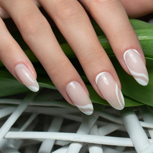 Elegância e Boas Energias
2. Descubra o Significado das Cores nas Unhas para o Réveillon 2026
3. Tendências de Unhas para 2026: Do Minimalismo ao Glamour
4. Inspire-se: Ideias de Unhas Decoradas para um Ano Novo Radiante
5. Unhas de Gel e Acrigel: Aposta Certa para o Ano Novo 2026