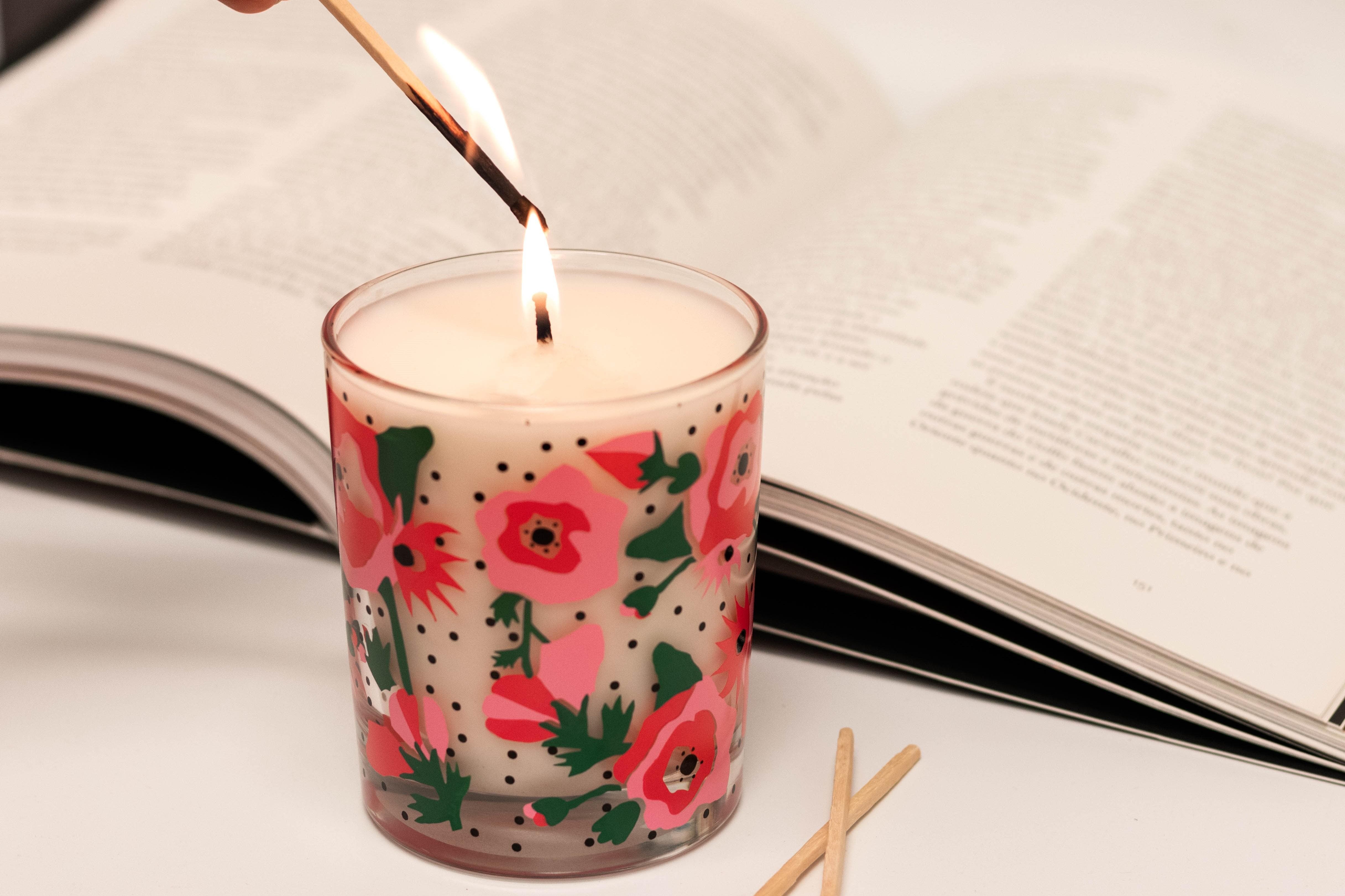 5 ideias de títulos:
1. Guia Completo: Como Escolher o Aroma Ideal de Vela para Cada Ambiente da Sua Casa
2. Velas Aromáticas: Descubra os Benefícios da Aromaterapia e Transforme Seu Lar
3. Cera Vegetal vs. Parafina: Qual a Melhor Escolha para Suas Velas Aromáticas?
4. Dicas Essenciais para uma Experiência Perfeita com Velas Aromáticas
5. Onde Encontrar Velas Aromáticas de Qualidade: Marcas e Lojas Recomendadas