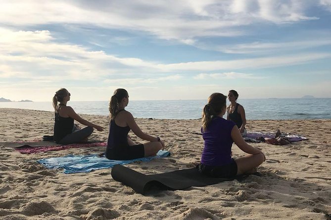 SUP Yoga vs. Yoga Aquática: Qual Modalidade na Água é Ideal para Você?