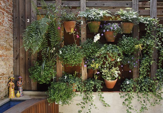 como fazer jardim com materiais reaproveitados